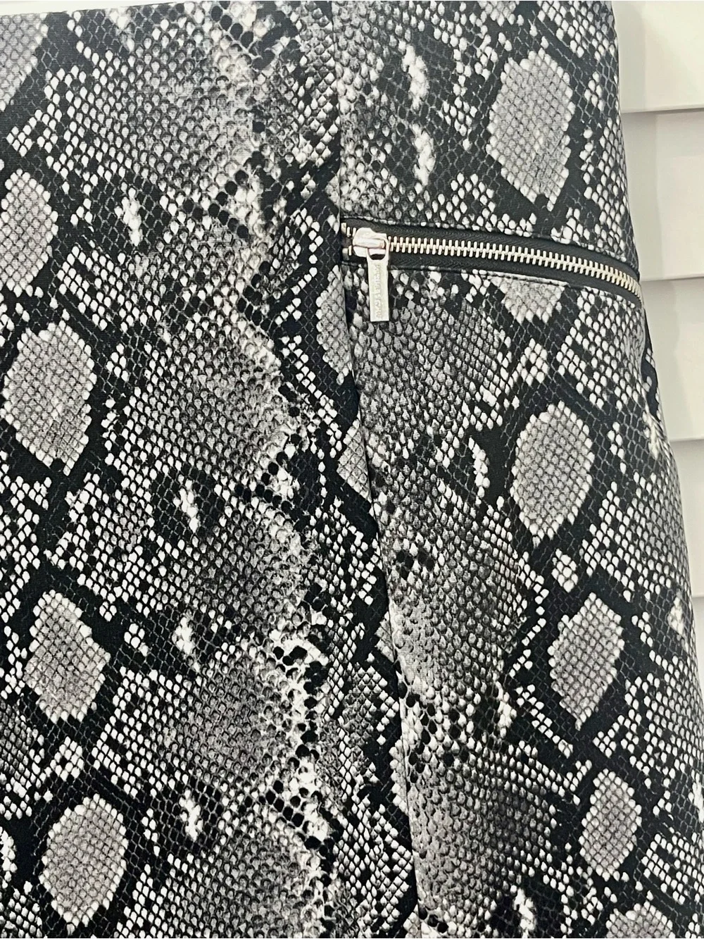 Michael Kors Snakeskin Print Pencil Skirt - Gray/Black Size 16